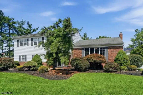 21 Tuscan Pl, East Hanover Twp., NJ 07936