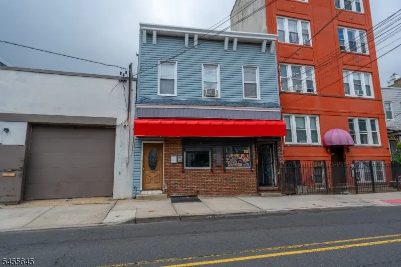 305 Summit Ave, Jersey City, NJ 07306 - #1