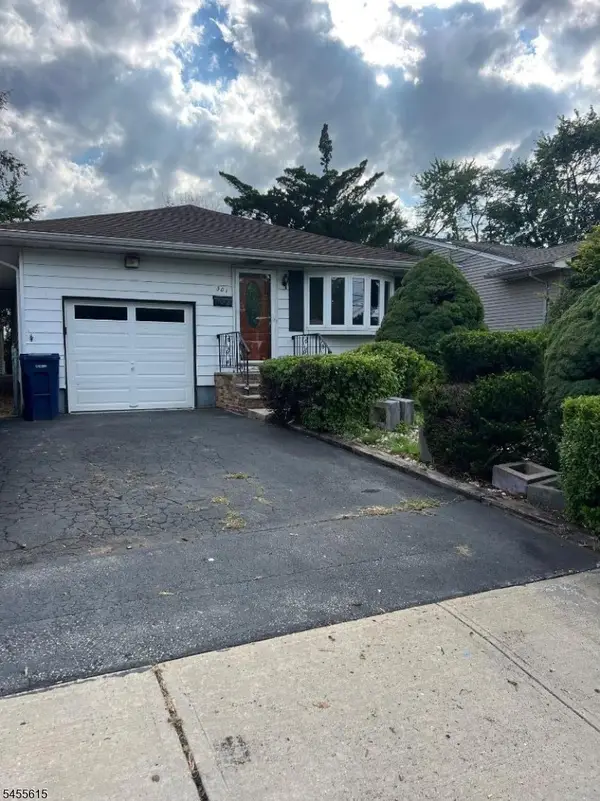 301 New York Ave, Clark Twp., NJ 07066