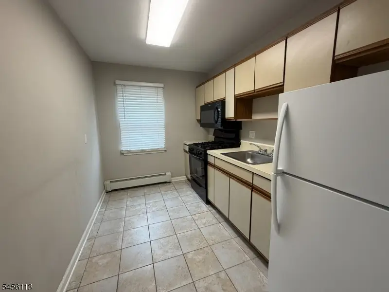 54 Knox Ter #1B, Wayne, NJ 07470 - #3