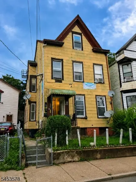 165 Pearl St, Paterson City, NJ 07501