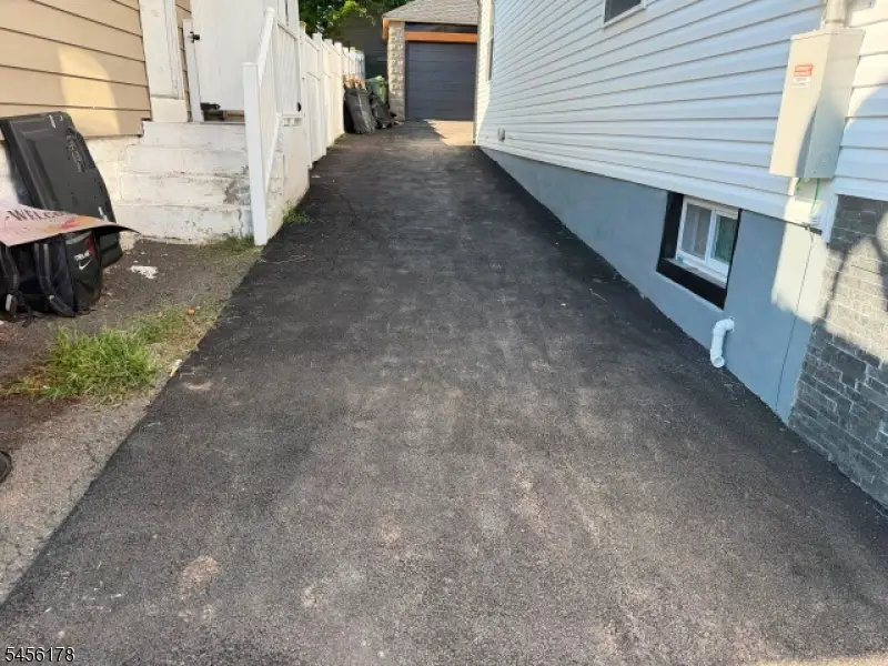 415 E 4th Ave, Roselle, NJ 07203 - #3