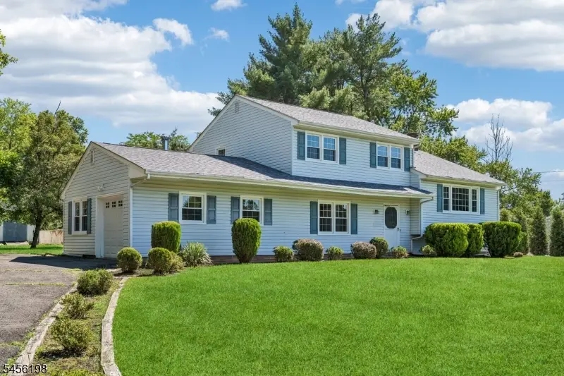672 Thruway Dr, Bridgewater Center, NJ 08807 - #1