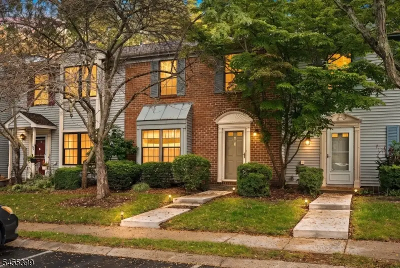 4 Pear Tree Ln, Franklin Park, NJ 08823 - #1