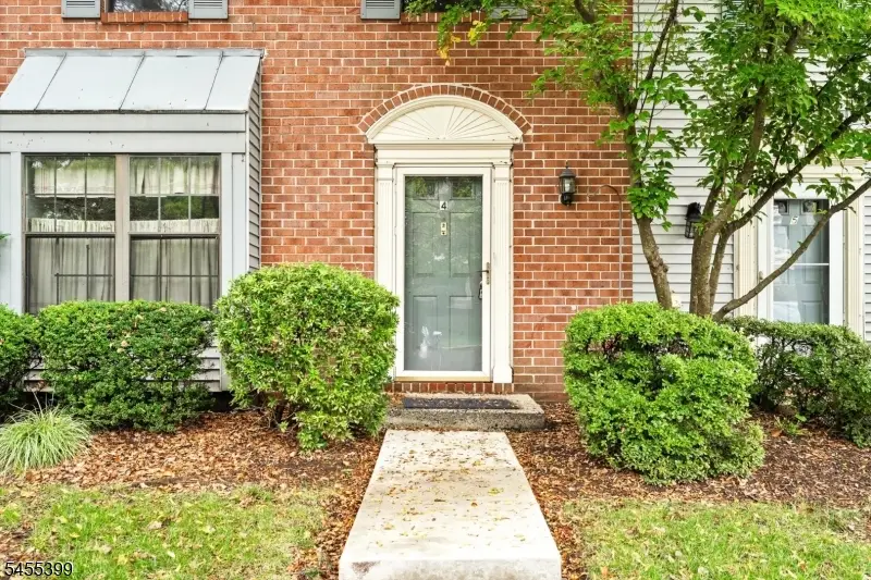 4 Pear Tree Ln, Franklin Park, NJ 08823 - #3
