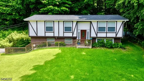 131 Munsonhurst Rd, Franklin Boro, NJ 07416