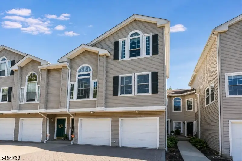 15 Witherspoon Ct, Morris, NJ 07960 - #1