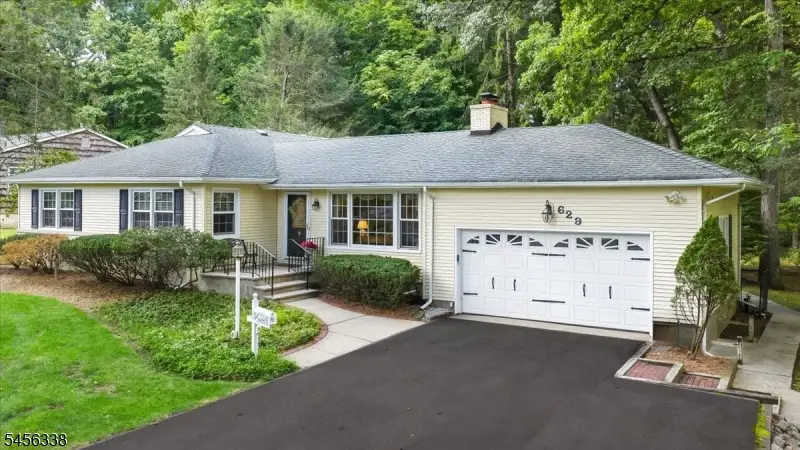 629 Lawlins Rd, Wyckoff, NJ 07481 - #2