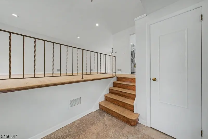 11 Dolly Dr, Parsippany Troy Hills, NJ 07054 - #3
