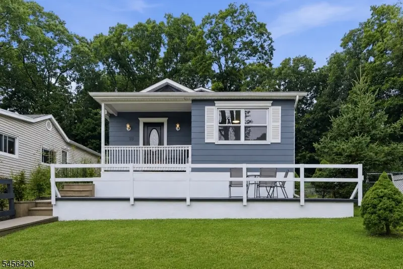 18 Coolidge Trl, Hopatcong, NJ 07843 - #2