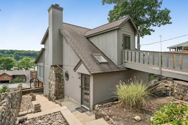 327 Squaw Trl, Hopatcong Boro, NJ 07821