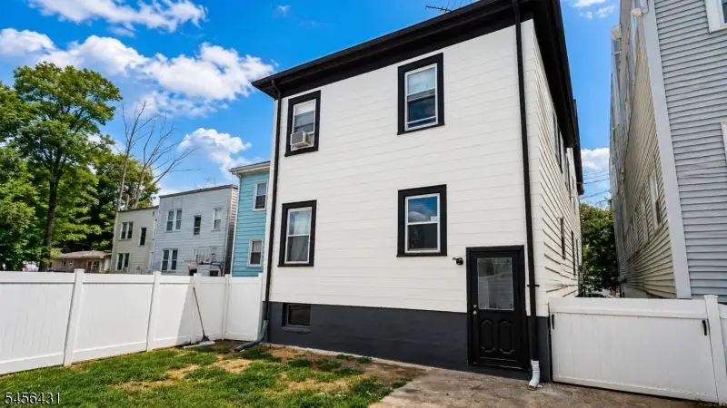 37 Prospect St, Watsessing, NJ 07003 - #3