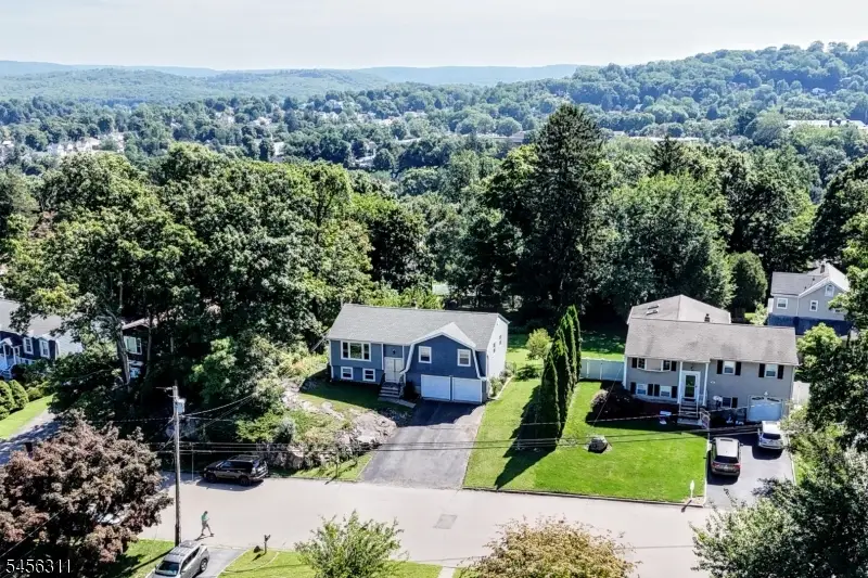 30 Center St, Butler, NJ 07405 - #3