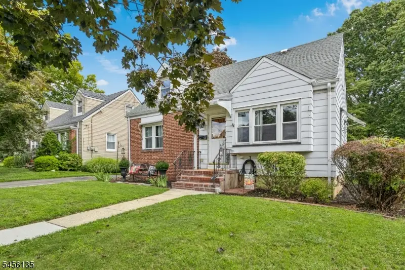 827 Pine St, Roselle Park, NJ 07204 - #2