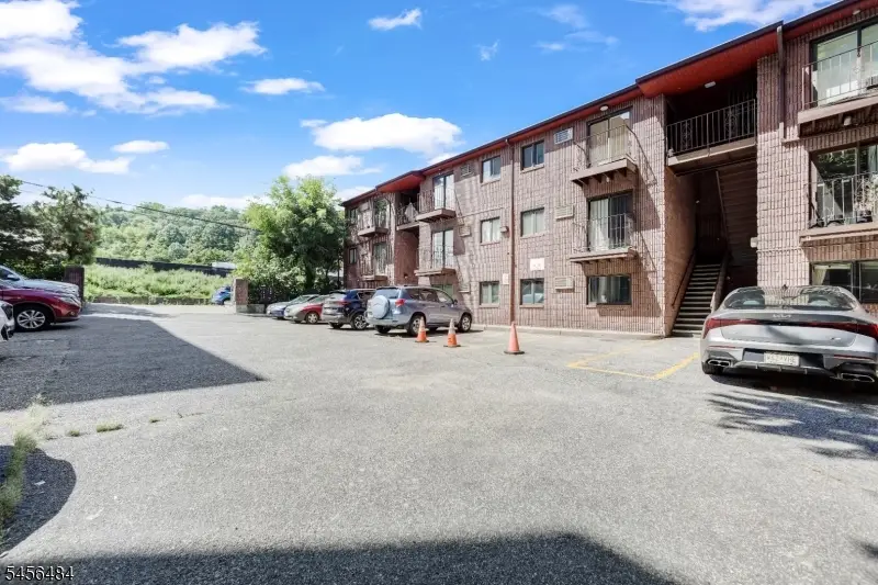 353 Marshall St #3A, Paterson, NJ 07503 - #3