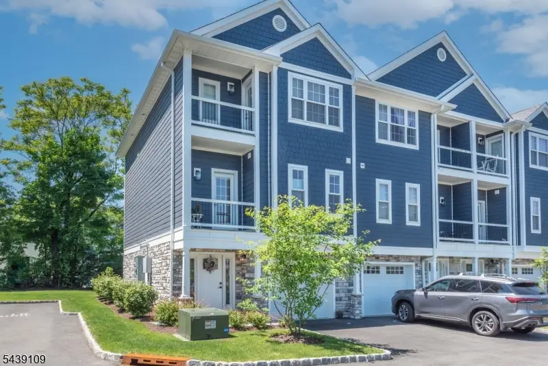 8 Deans Ct #8, Fairfield, NJ 07004 - #1