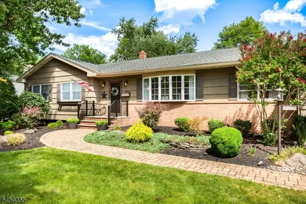 211 Briarheath Lane, Clark Twp., NJ 07066