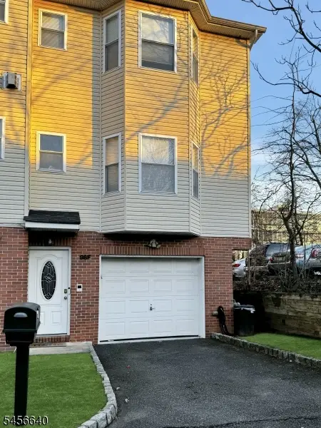 98 Hillyer St #F, Orange, NJ 07050 - #1