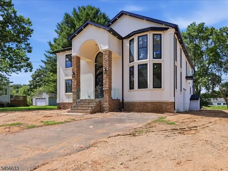 40 Evelyn Avenue, Franklin Park, NJ 08823 - #2