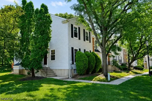 20 Delikat Lane, Sayreville Boro, NJ 08872