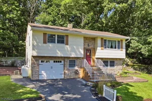 25 Elm Tree Rd, Vernon Twp., NJ 07422