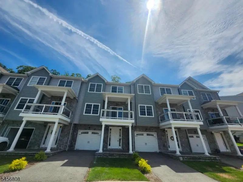 65 Halina Ln, Butler, NJ 07470 - #2