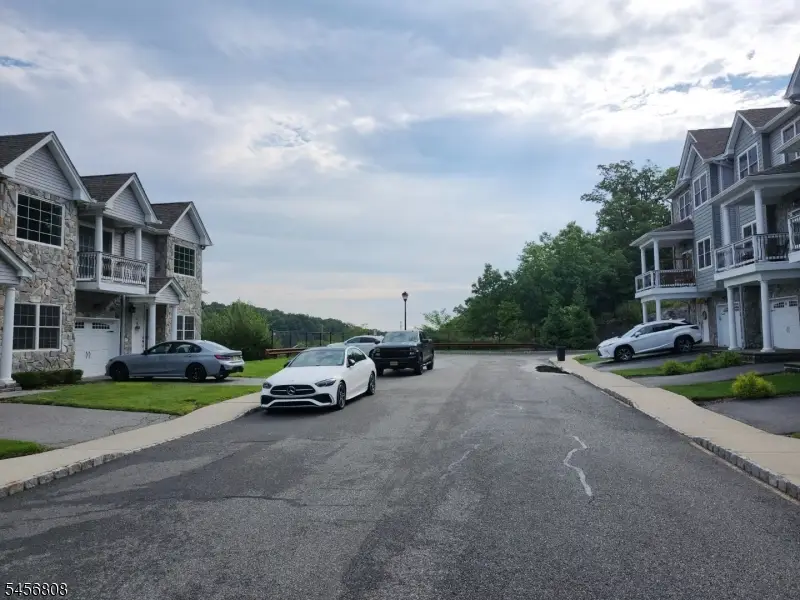 65 Halina Ln, Butler, NJ 07470 - #3