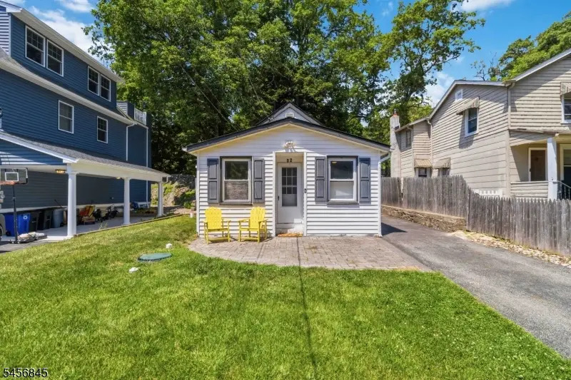 32 Schwarz Blvd, Lake Hopatcong, NJ 07849 - #1
