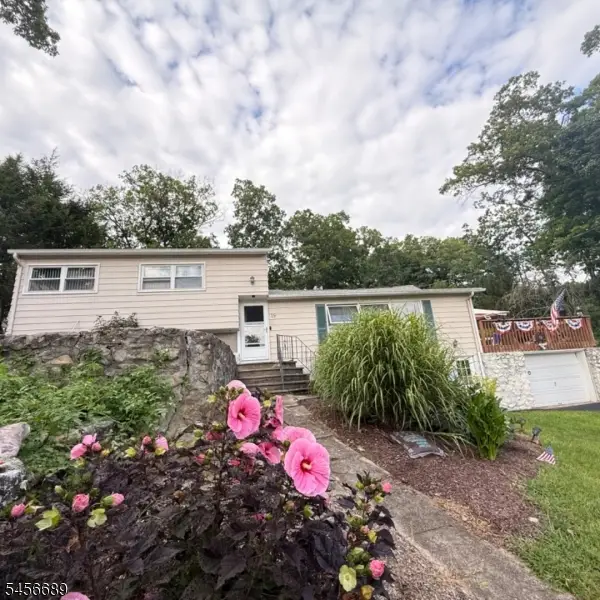 19 Lakeside Dr, Vernon, NJ 07461 - #2