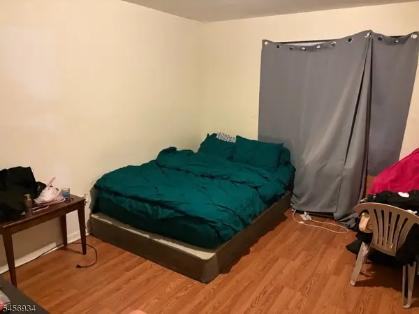 83 68th St #5, Guttenberg Town, NJ 07093