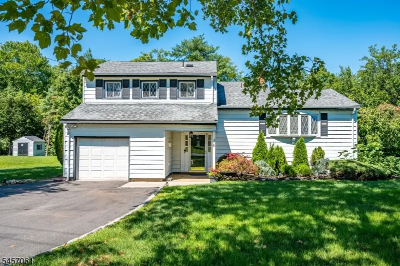 36 Foxwood Dr, Franklin, NJ 08873 - #1