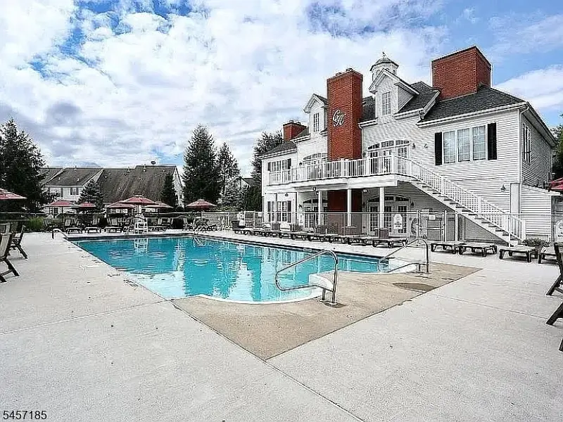 215 Stratford Dr, Nutley, NJ 07110 - #2