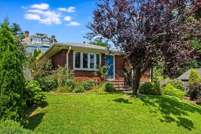 12 Francis Pl, Montclair, NJ 07042 - #2