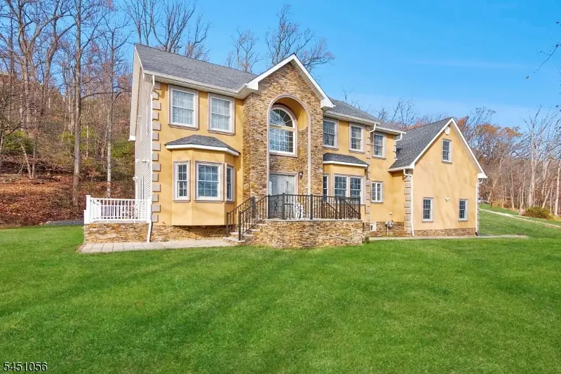 1121 N Washington Ave, Green Brook, NJ 08812 - #2