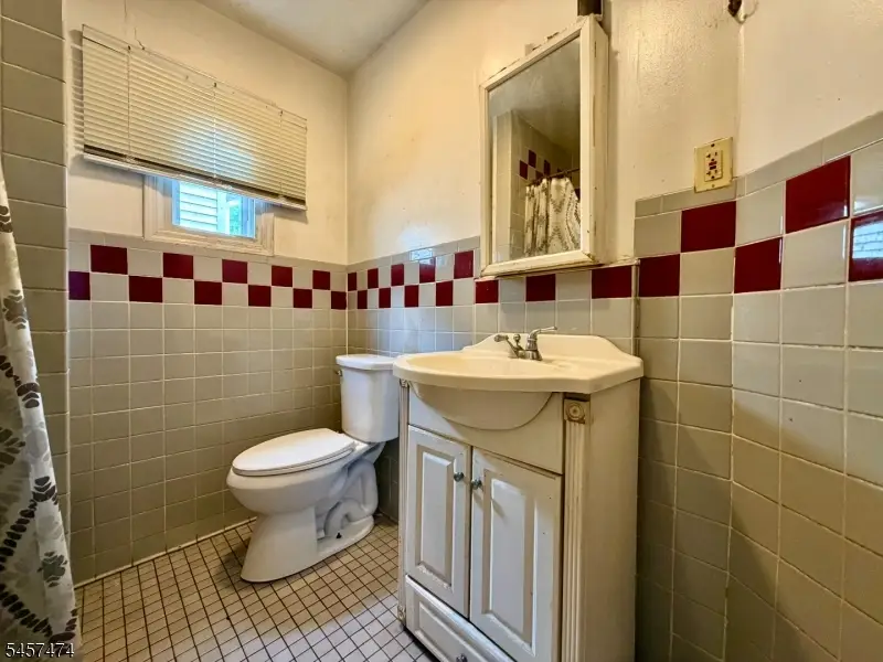 64 Cedarbrook Rd, Upper Greenwood Lake, NJ 07421 - #3