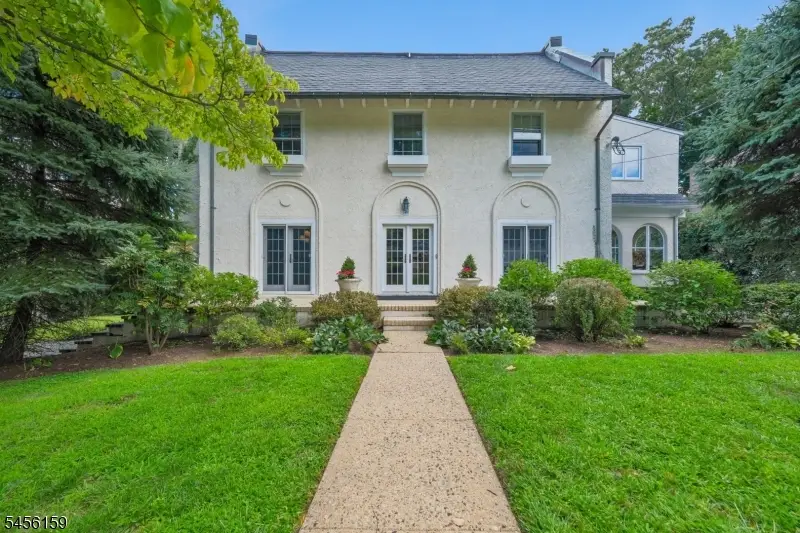 20 Pine Terrace East, Millburn, NJ 07078 - #1