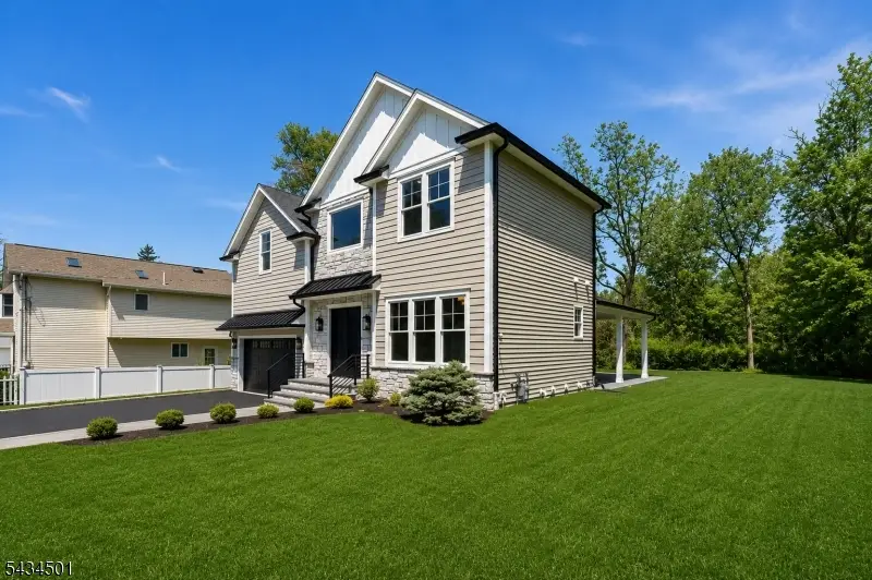60 W Hobart Gap Rd, Livingston, NJ 07039 - #2
