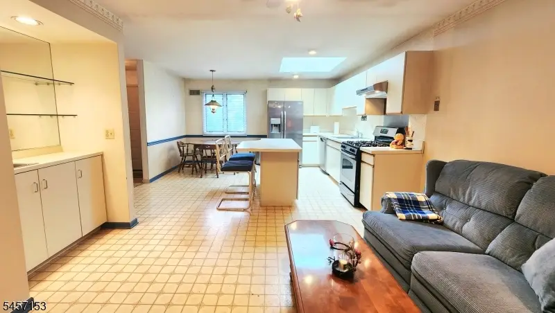 51 Peach Hill Ct, Ramsey, NJ 07446 - #3