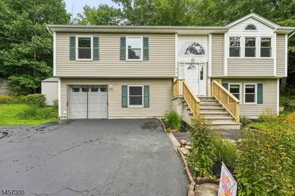 84 Fairlawn Dr, West Milford Twp., NJ 07421