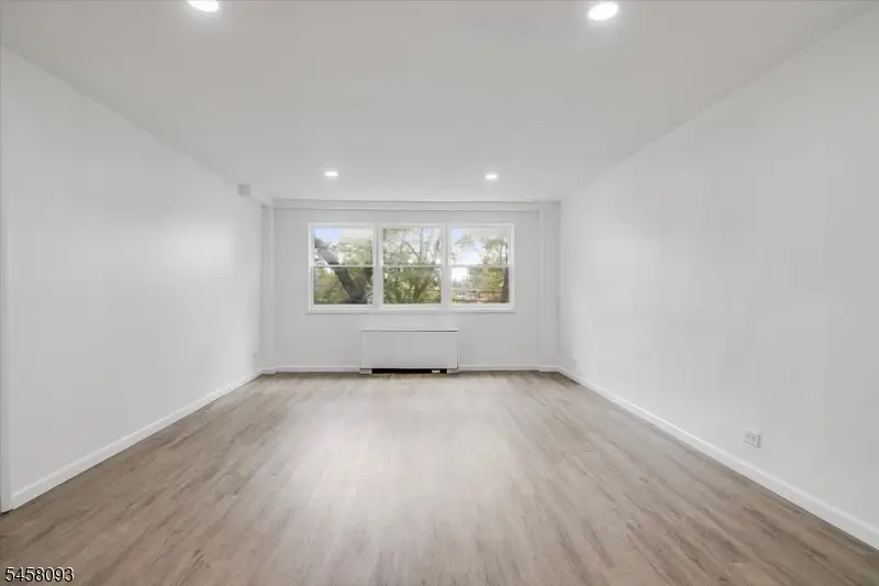 39 E 39th St #2J, Paterson, NJ 07514 - #2