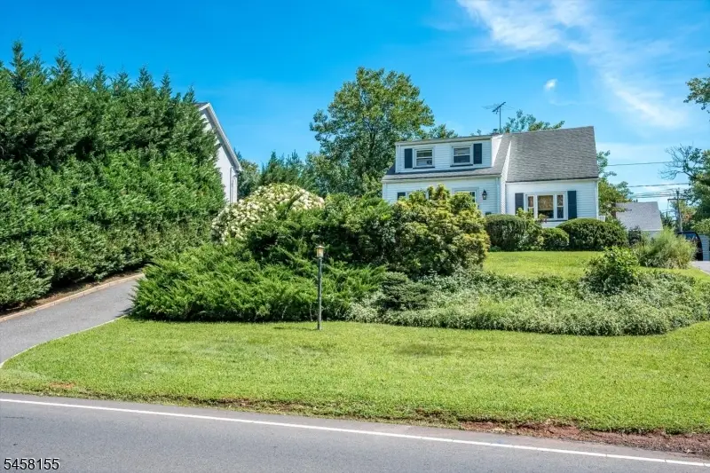 97 Union County Pkwy, Clark, NJ 07066 - #1