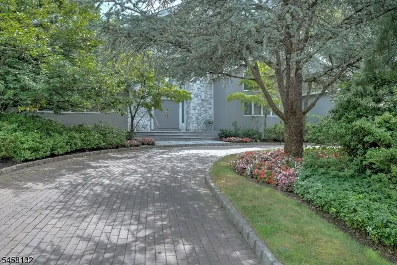 52 Edgemont Rd, Pleasantdale, NJ 07052 - #3