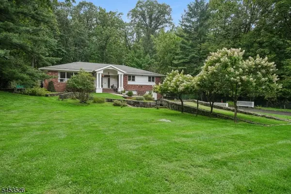 63 Fells Rd, Verona Twp., NJ 07044