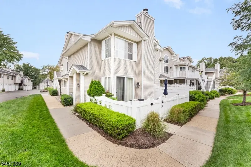 11 Ashley Court, The Hills, NJ 07921 - #1