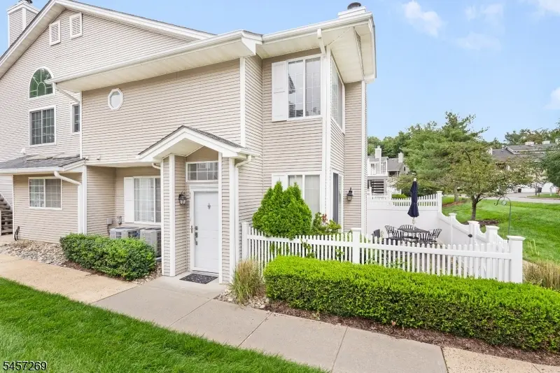 11 Ashley Court, The Hills, NJ 07921 - #2