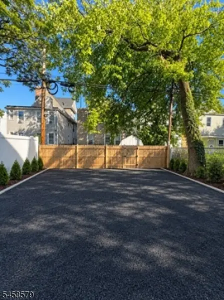 196 Amherst St #2, East Orange, NJ 07018 - #3