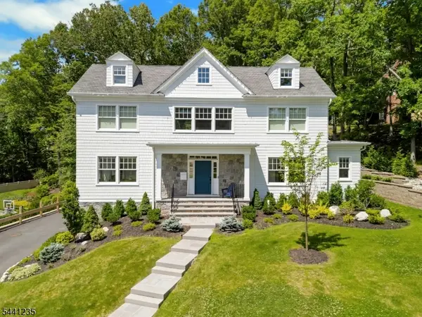 61 Slayton Dr, Millburn Twp., NJ 07078