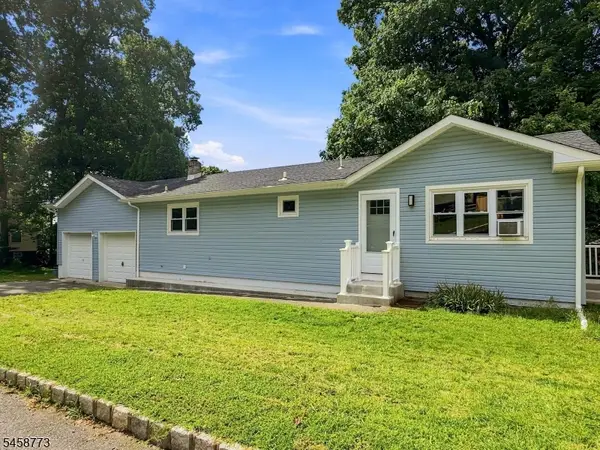 26 Kynor Ave, Hopatcong Boro, NJ 07874