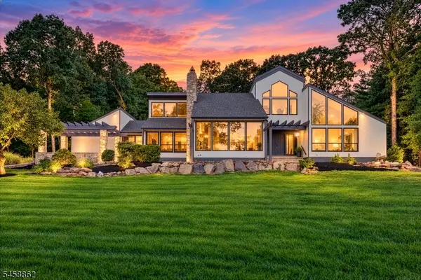 525 Johnston Dr, Watchung Boro, NJ 07069