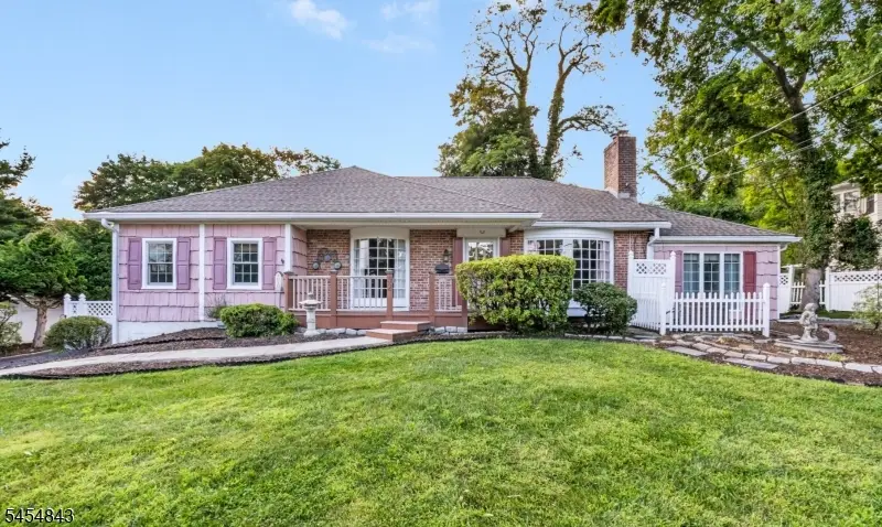 52 Olcott Ave, Bernardsville, NJ 07924 - #1